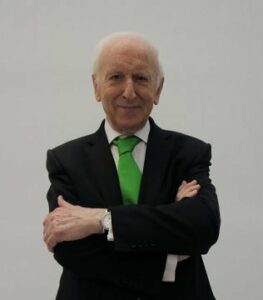 Expectación por la conferencia de Leopoldo Abadía en la UNED