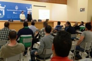 Ros apertura el curso de monitores de fútbol