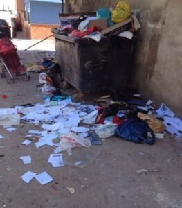 IU denuncia el estado de abandono que sufre la barriada de la Bajadilla