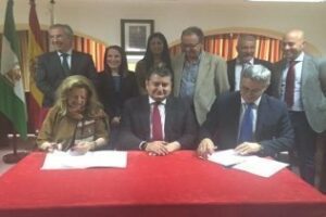El Gobierno y Castellar firman la cesión de dos parcelas de La Almoraima