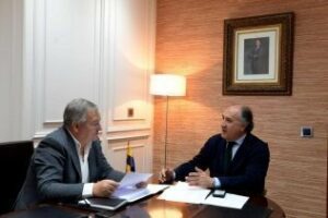 Landaluce y Maza analizan la situación del sector pesquero