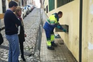 Pajares supervisa los controles de calidad del agua potable que realiza EMALGESA