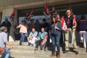 IU se solidariza con el personal de limpieza del SAS en el Campo de Gibraltar