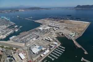 El Puerto de Algeciras refuerza con Vietnam su sector de exportaciones