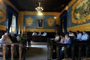 El alcalde preside la reunión para preparar el nuevo Plan de Actuación Local de Emergencia por Incendios Forestales