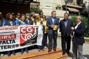 De la Encina trata de mediar entre Correos y los trabajadores