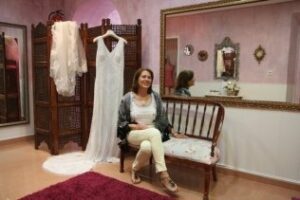 Del cuento de hadas a la realidad, Santos Novias