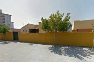 Landaluce impone las becas a los alumnos de la Escuela Infantil Gloria Fuertes" del Saladillo