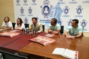 I Outlet Solidario Surfero en el paseo de la Playa de Getares