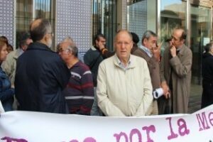 El juez archiva la querella del ex comisario de La Línea contra el militante comunista que lo llamó torturador