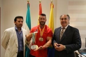 Landaluce recibe al culturista algecireño Miguel Ángel Pozuelo, nuevo campeón de Europa