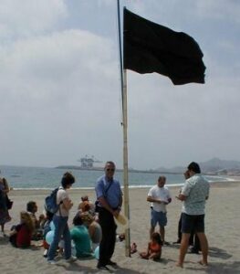 La Bahía de Algeciras "se gana" su bandera negra