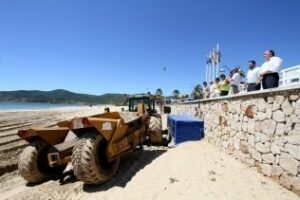 UGT denuncia una campaña de "descrédito" ante la huelga de limpieza de playas en Algeciras