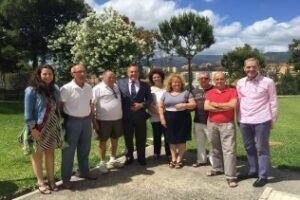 Los candidatos al Senado transmiten las medidas del PP por el mercado y otras zonas de la ciudad