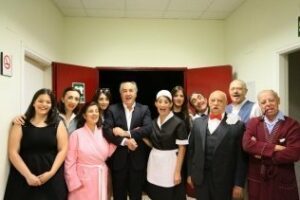 El alcalde felicita al grupo de teatro de la ONCE por su labor de dinamización cultural