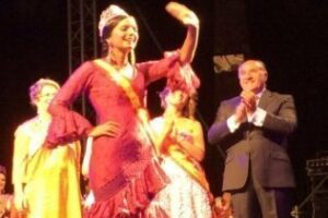 Esther Villanueva, coronada ya Reina de la Feria 2016