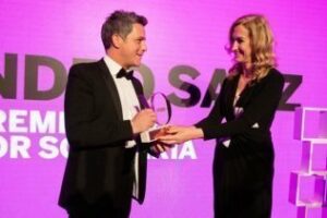 Alejandro Sanz, Hijo Adoptivo de Algeciras es premiado por su labor solidaria contra la violencia de género