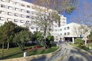 Dada de alta la mujer que fue brutalmente agredida en un portal junto a la Politécnica