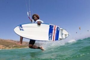 El Ayuntamiento de Tarifa presenta la oferta turística en Fitur priorizando deporte y naturaleza