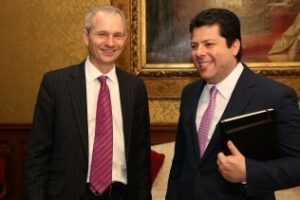 Picardo y su viceministro se reúnen con la nueva Primera Ministra británica