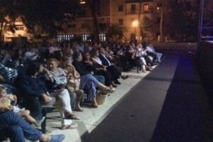 Ocho músicos homenajean a Paco de Lucía con una gran actuación en el parque María Cristina