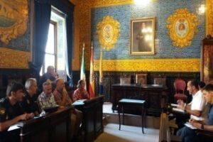 Juana Cid preside la mesa técnica de seguridad del concierto que Malú ofrecerá el viernes en la Plaza de Toros