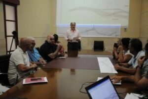 El alcalde informa a los vecinos sobre los detalles del trazado del Acceso Sur