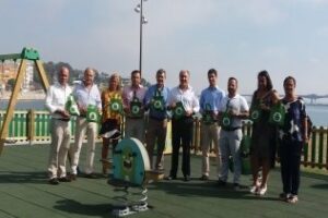 La Mancomunidad, el Ayuntamiento de Algeciras y Ecovidrio inauguran el parque infantil Mr. Iglú"