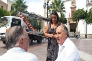 Landaluce supervisa la sustitución de las luminarias de la Plaza Alta