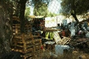 Algeciras sí se puede pide a landaluce que informe sobre los permisos para la instalación de un almacen de chatarra a escasos metros de la laguna de las pilas