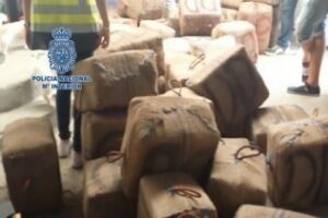 Intervienen cerca de tres toneladas de hachís ocultas en una vivienda de La Línea