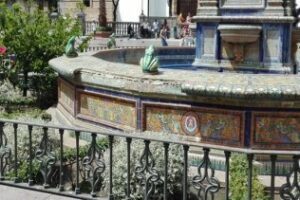 Prevista la restauración integral de la fuente central de la Plaza Alta