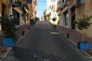 La Voz de Algeciras denuncia el adoctrinamiento político" del PP en la estética de la calle San Antonio