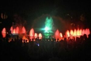 300 algecireños disfrutan del día de la ciudad en Isla Mágica