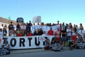 Concentración antitaurina en Tarifa