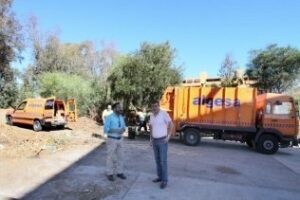 El Ayuntamiento desbroza las parcelas del entorno del instituto Levante