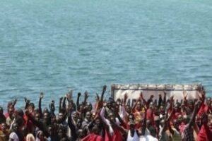 El Gobierno estudia crear un centro de acogida estable de inmigrantes en Tarifa o Barbate