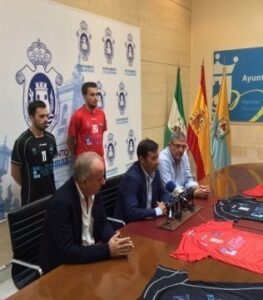 Rodríguez Ros presenta al nuevo patrocinador del Balonmano Ciudad de Algeciras
