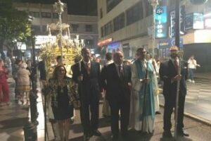 Nuestra Señora del Rosario de Europa procesiona por las calles de la ciudad