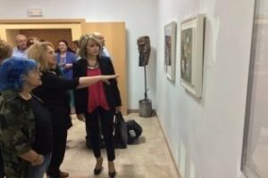 Inaugurada la exposición colectiva El baúl de las palabras olvidadas de Don Quijote"