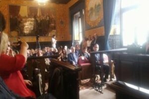 El PSOE lamenta que Landaluce vuelve a cerrar la oficina del mayor por intereses partidistas"