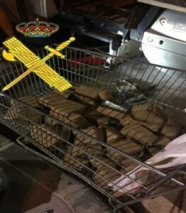 La Guardia Civil interviene más de 40 kilos de hachís en un camión en el puerto de Algeciras