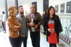 Inaugurada la exposición de retratos e ilustraciones fantástikos"
