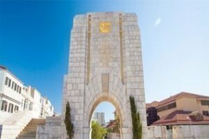 Acto conmemorativo en homenaje a caídos en las dos Guerras Mundiales