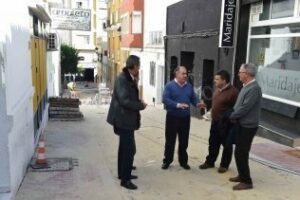 Landaluce supervisa el avance de mejoras de la calle Buen Aire