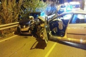 Accidente múltiple con cuatro vehículos implicados en la carretera de Los Yanquis