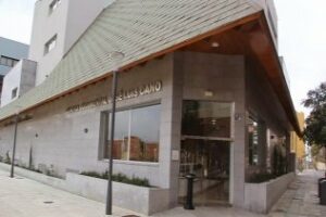 La biblioteca central abrirá este sábado para facilitar el estudio de los exámenes de Selectividad