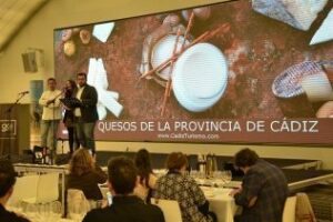 Diputación y queserías gaditanas presentan productos de la provincia en Madrid