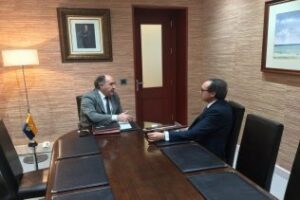 Landaluce recibe al director regional de Carrefour