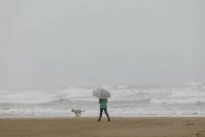 La flota pesquera de Ceuta se queda amarrada por el fuerte temporal en el Estrecho